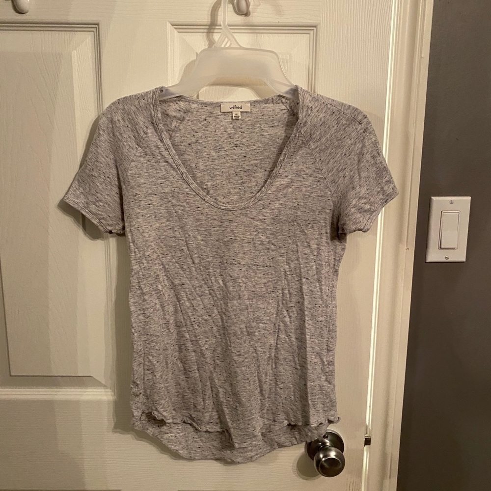 Grey Wilfred Esther tshirt!